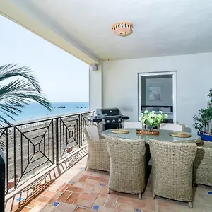 Lap- 3 Bed On The Beach. Families Only Apartment